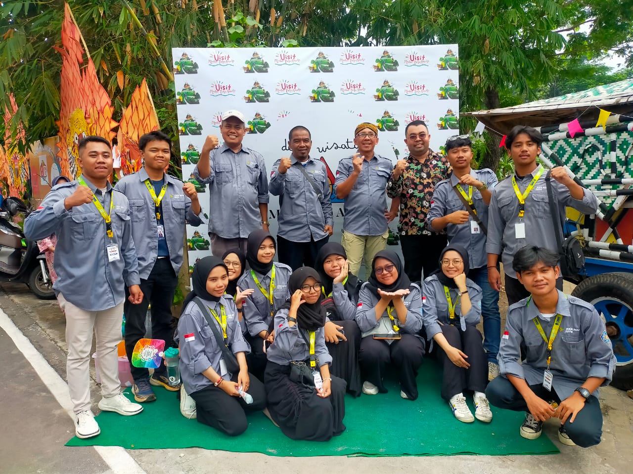 Ketua LPPM UM Buton Bersama Mahasiswa KKNMAs UM Buton Menghadiri Gelar Expo KKNMAs Kabupaten Sukoharjo