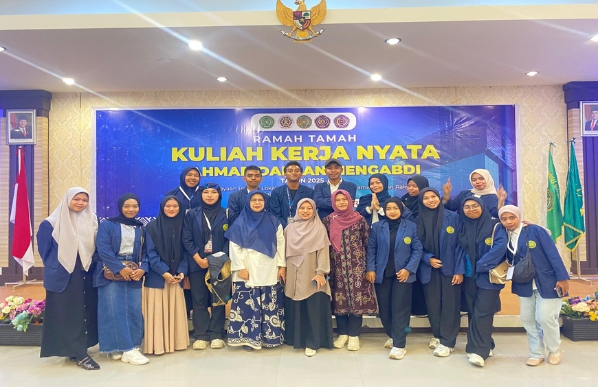 Mahasiswa KKN Ahmad Dahlan Mengabdi Resmi Ditutup di Kota Kendari